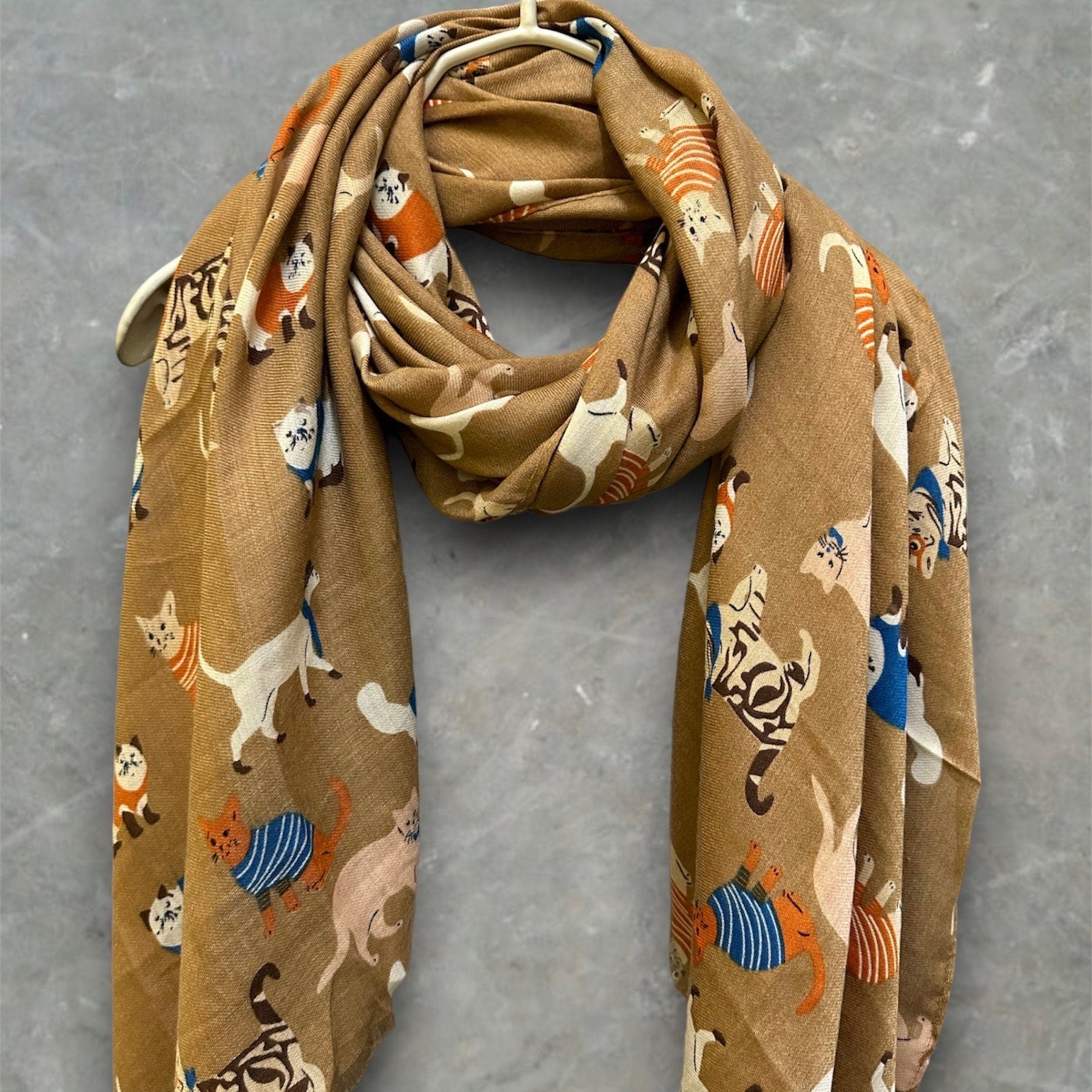 Cats Pattern Brown Scarf – Perfect for Gifting Year-Round