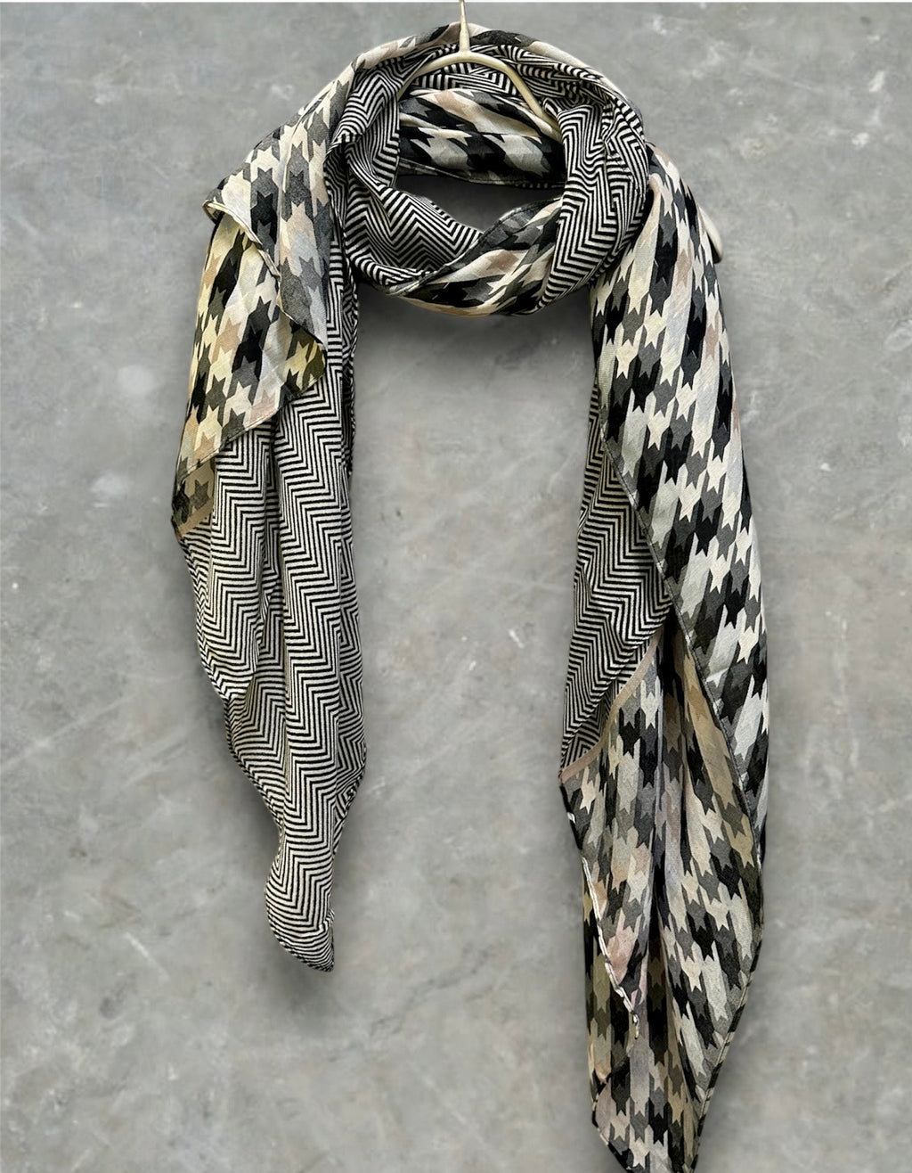 Houndstooth Pattern Cotton Blend Grey Scarf