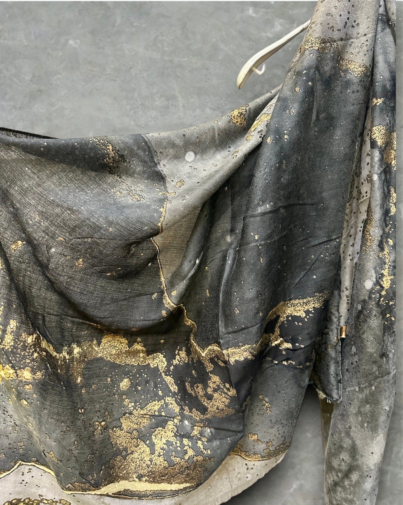 Abstract Pattern With Gold Accents Grey Cotton Scarf
