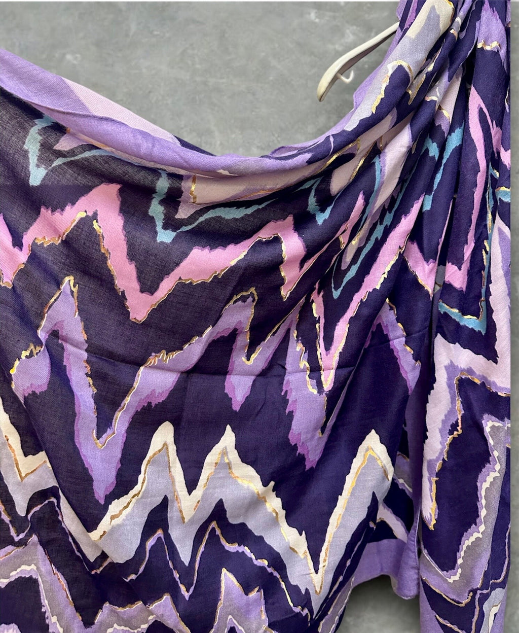 Purple Cotton Scarf with Zigzag Pattern and Gold Accents – A Versatile Gift for Her, Year-Round