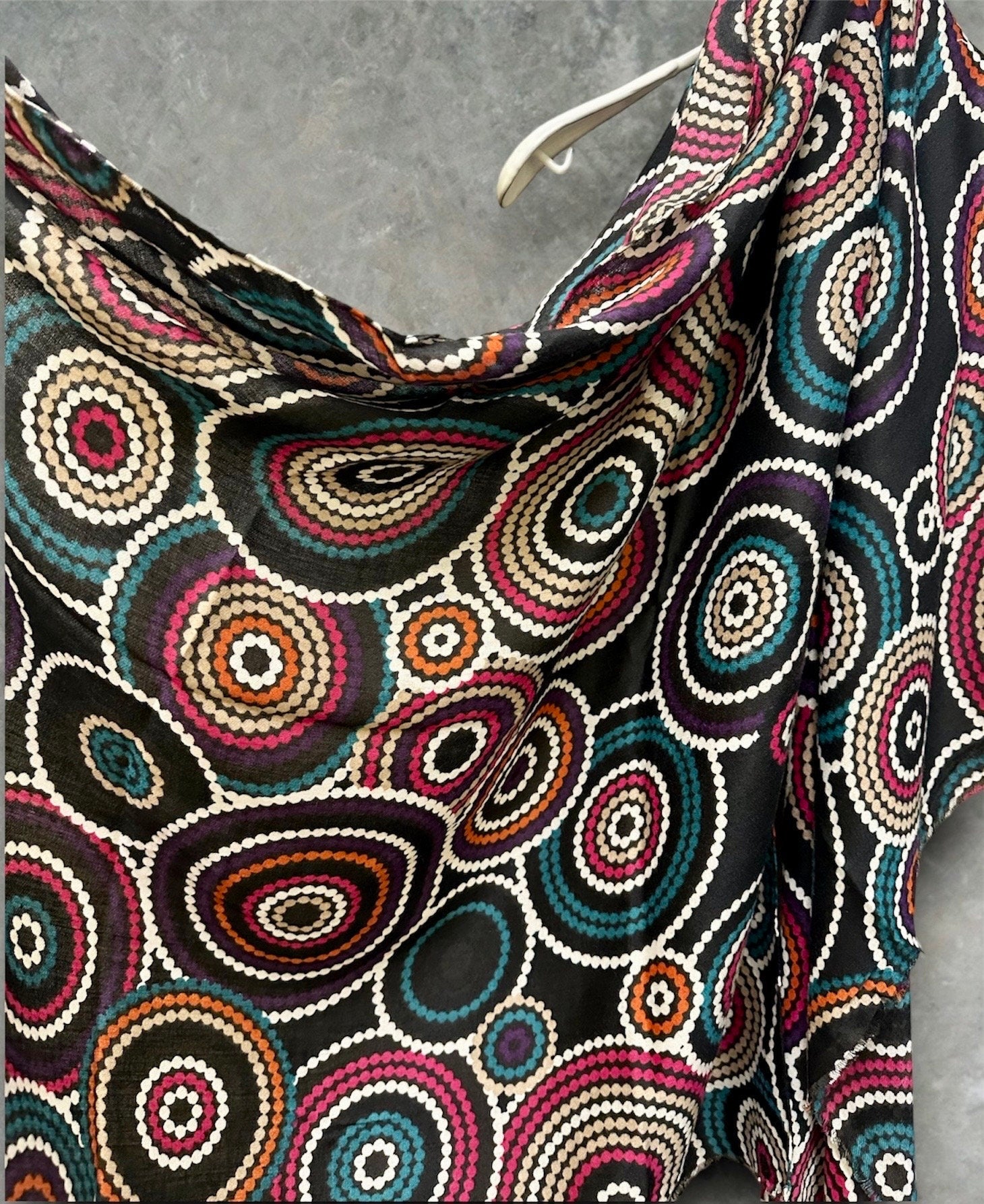 Cercular Dots Pattern In Black Cotton Blend Scarf
