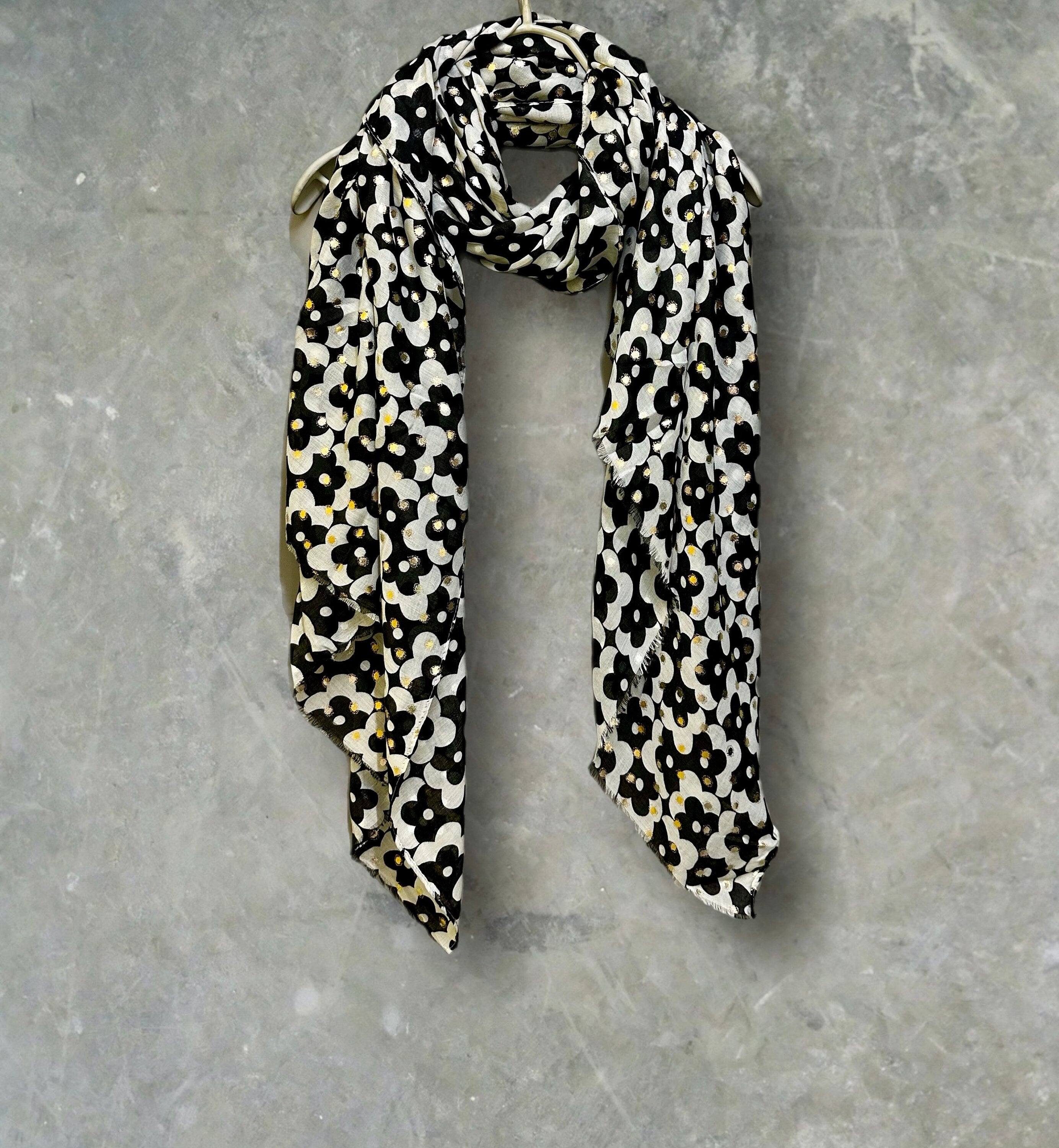 Chic Black/White Retro Floral Cotton Scarf with Gold Accents