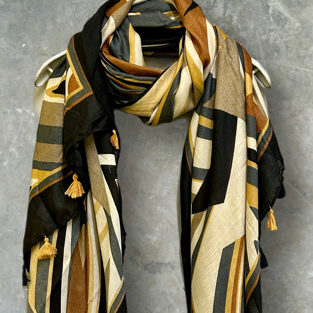 Chic Green Geometric Pattern Cotton Scarf with Tassels