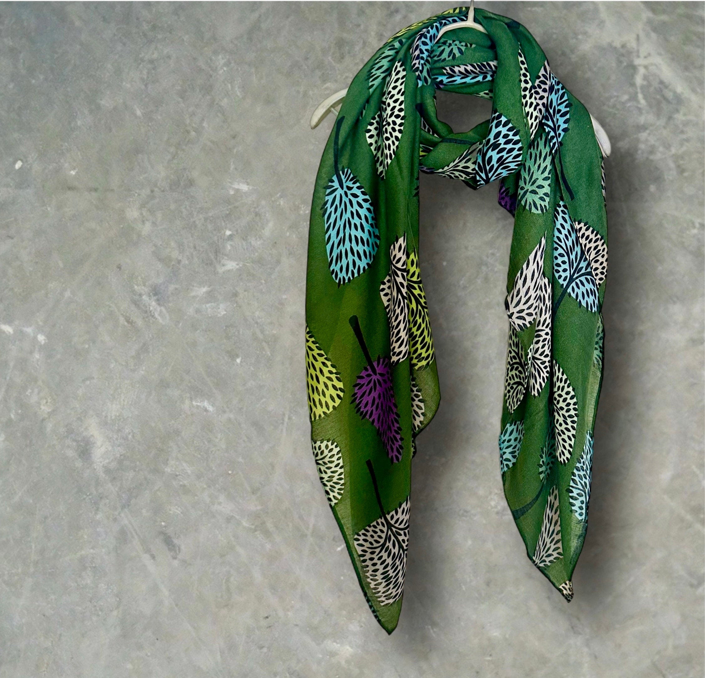 Stylish Green Botanical Print Cotton Blend Scarf