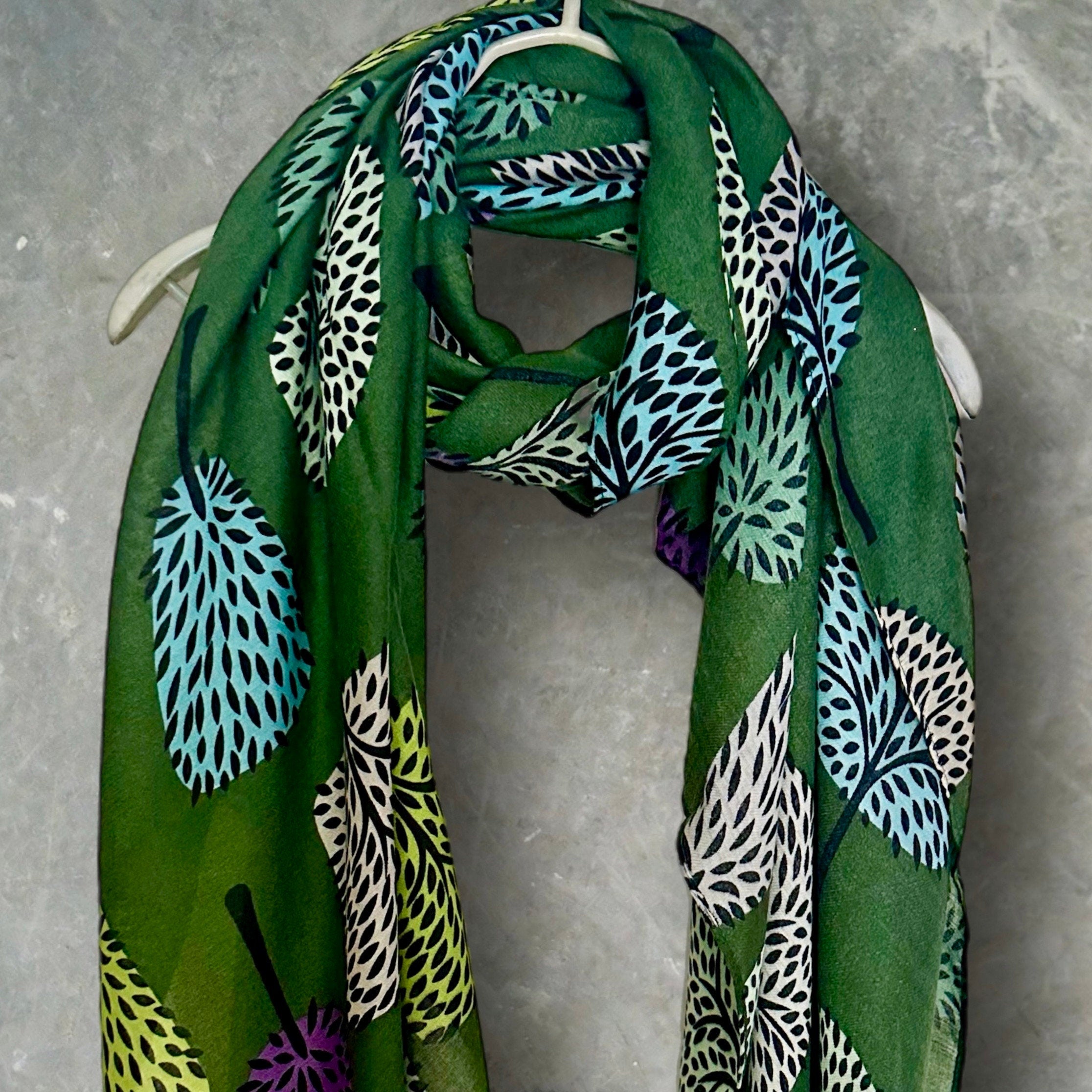 Stylish Green Botanical Print Cotton Blend Scarf