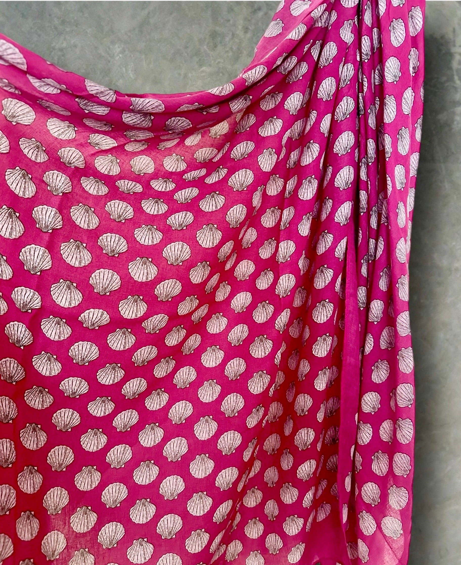 Fuchsia Pink Seashell Pattern Women's Scarf