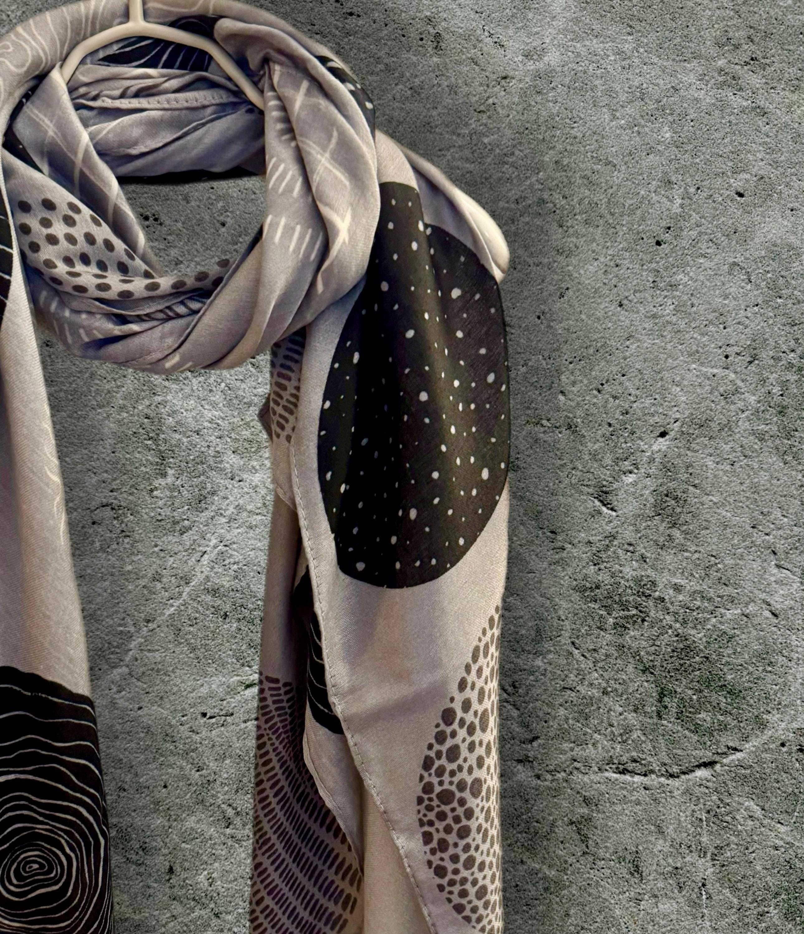 Grey Cotton Scarf Featuring Large Ceculer Pattern,Suitable for All Seasons,Great Gifts for Her,Birthday,Mother or Christmas
