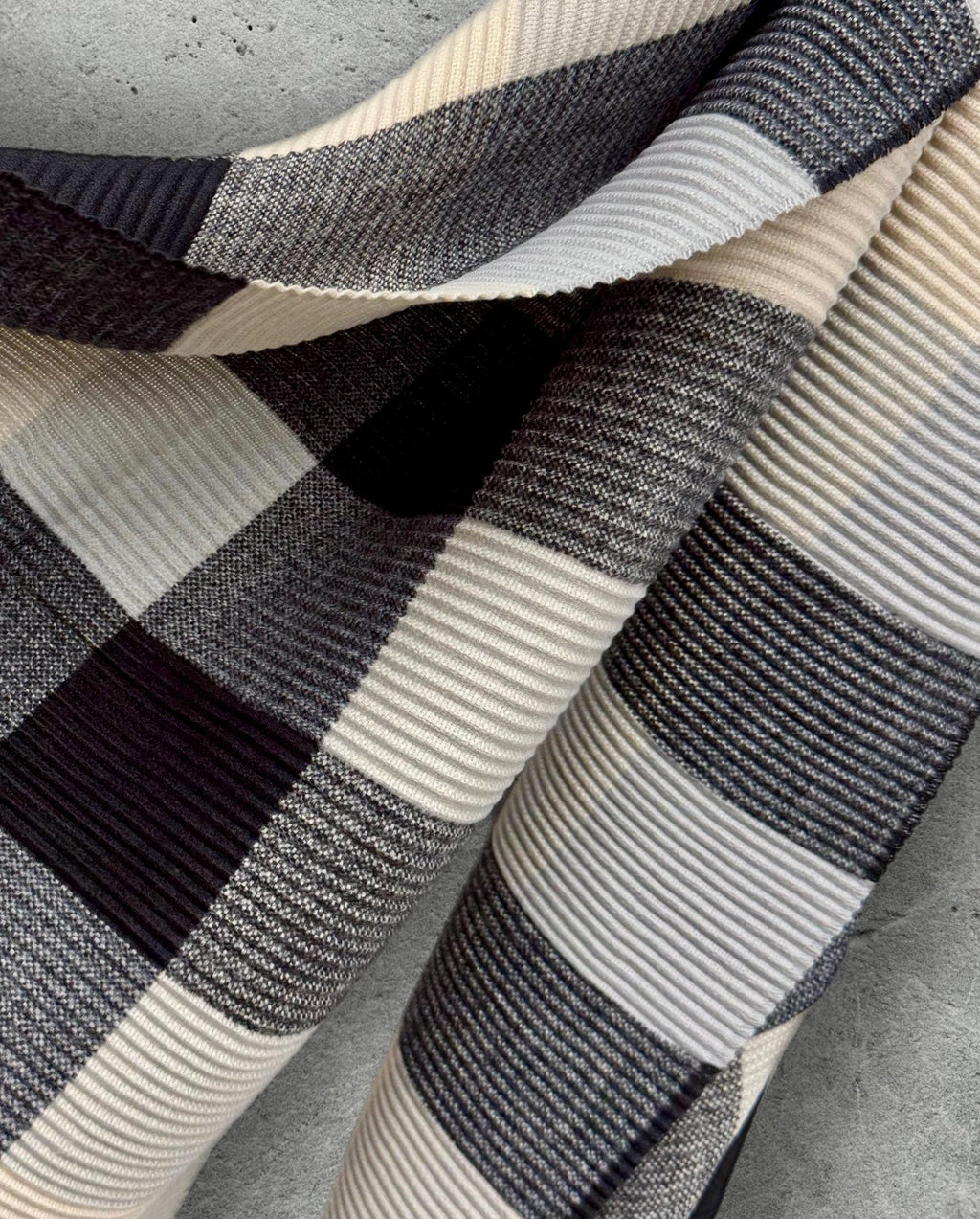 Unisex Monochrome Black Cream Grey Winter Scarf,Featuring Patchwork Colour Block Pattern,Ultra Soft Warm Wrap,Cosy Gift for Him or Her