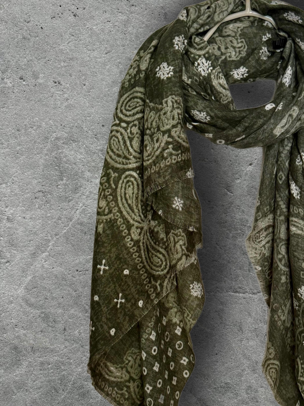 Olive Green Paisley Scarf for Women,Cotton Viscose Blend Boho Wrap,Vintage Bandana Print Shawl, Autumn Accessory,Ideal Gift for Her