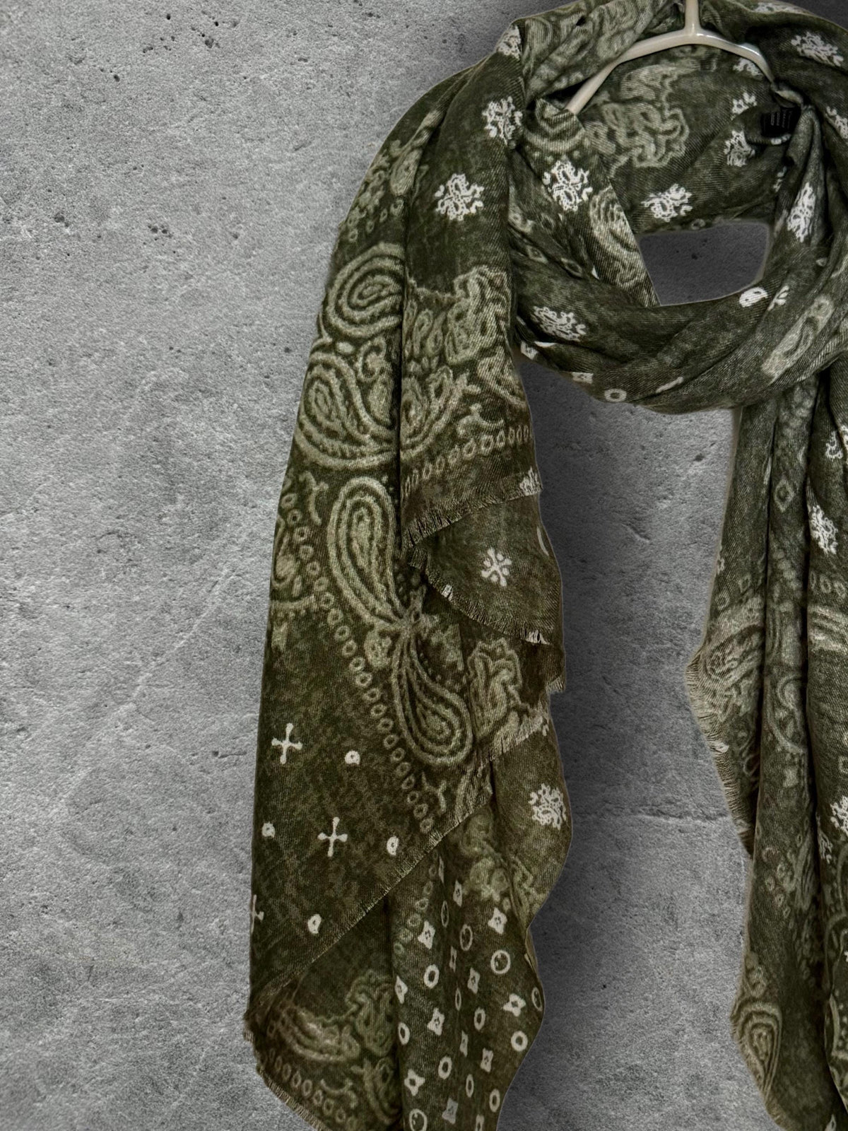 Olive Green Paisley Scarf for Women,Cotton Viscose Blend Boho Wrap,Vintage Bandana Print Shawl, Autumn Accessory,Ideal Gift for Her