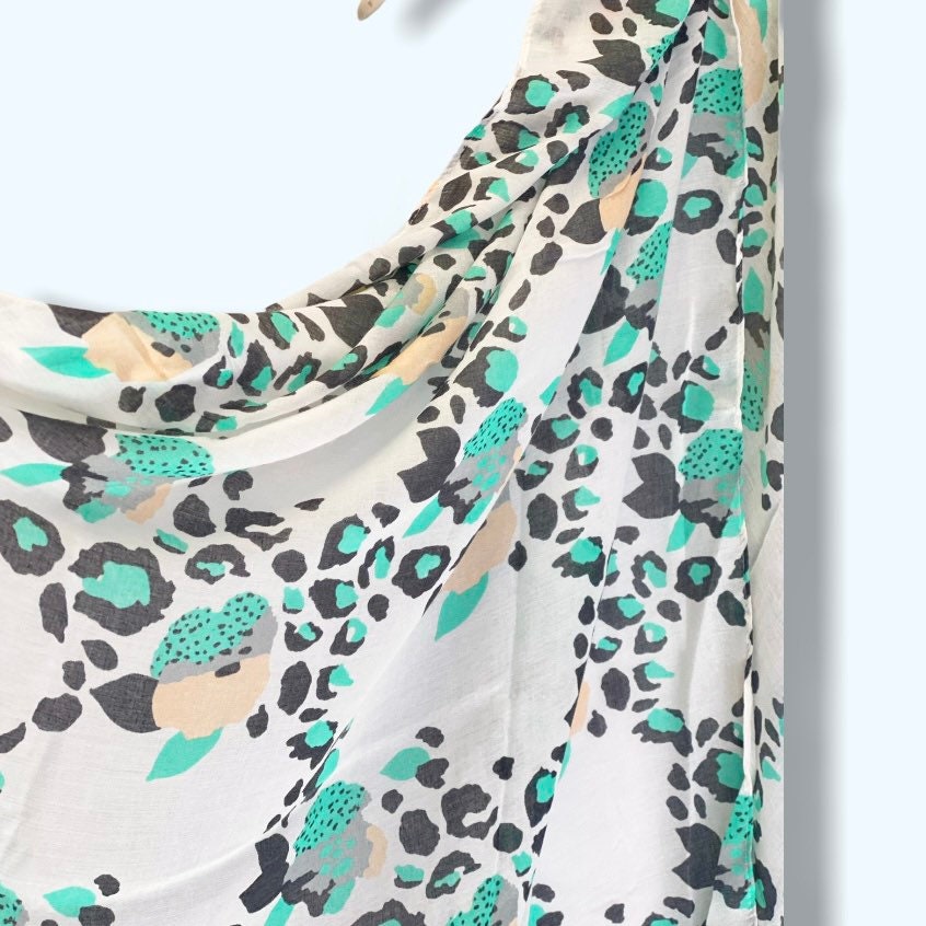 Seamless Light Blue Leopard Off White Cotton Scarf