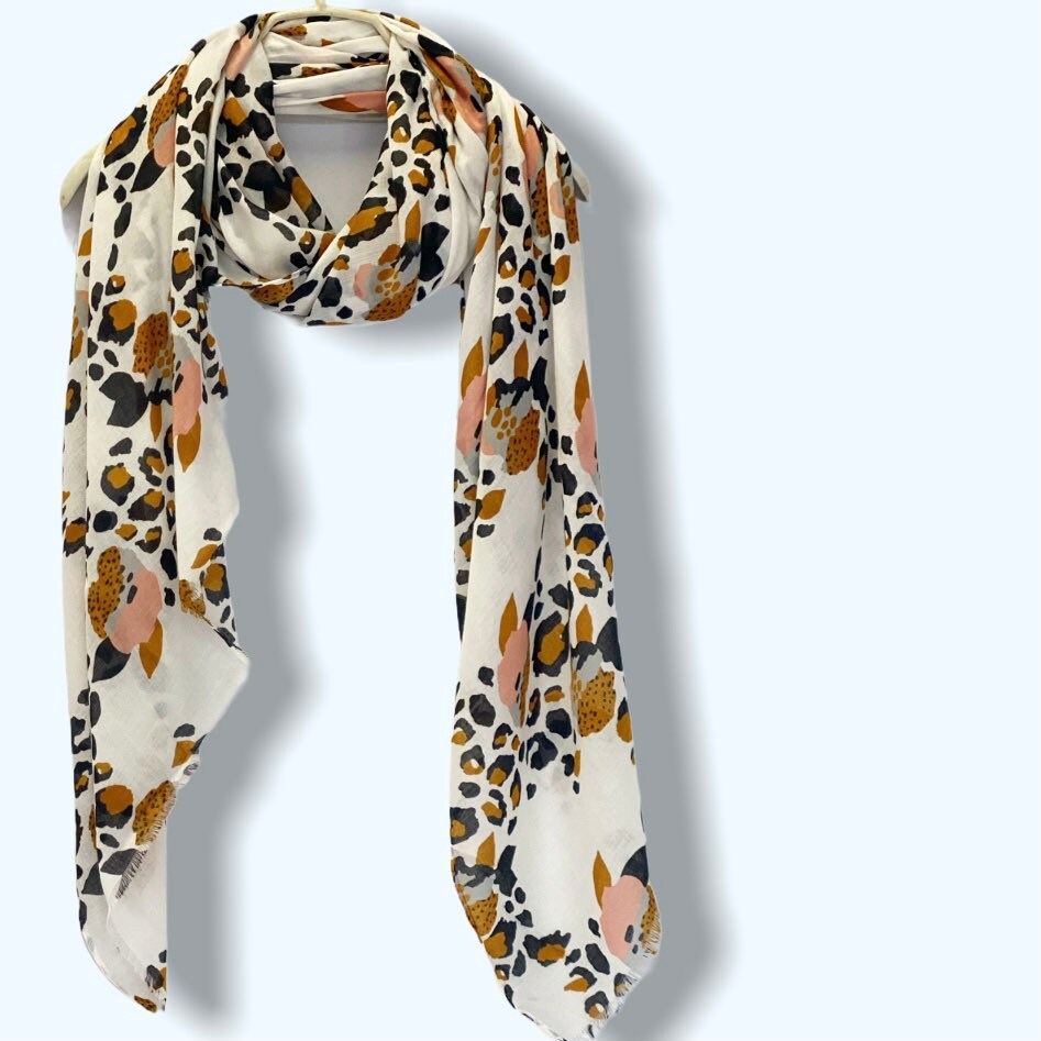 Seamless Brown Leopard Pattern Off White Cotton Scarf/Summer Scarf