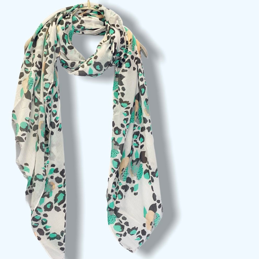 Seamless Light Blue Leopard Off White Cotton Scarf
