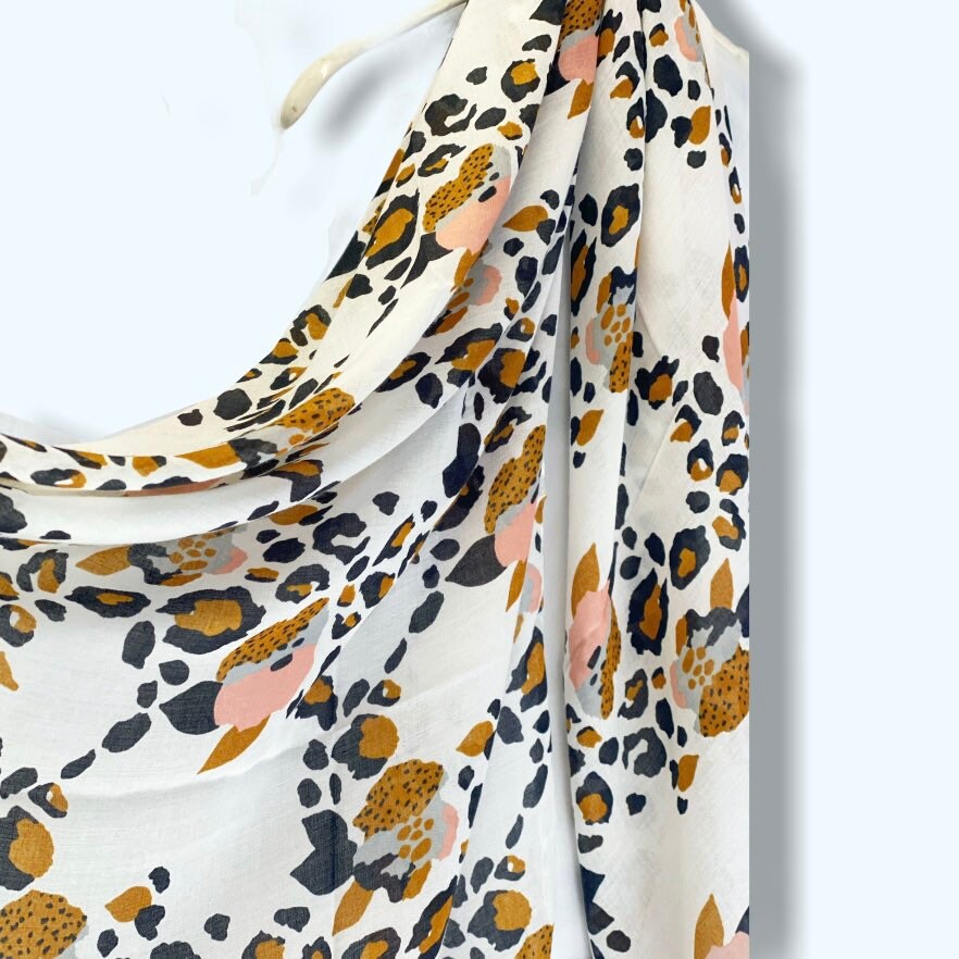 Seamless Brown Leopard Pattern Off White Cotton Scarf/Summer Scarf