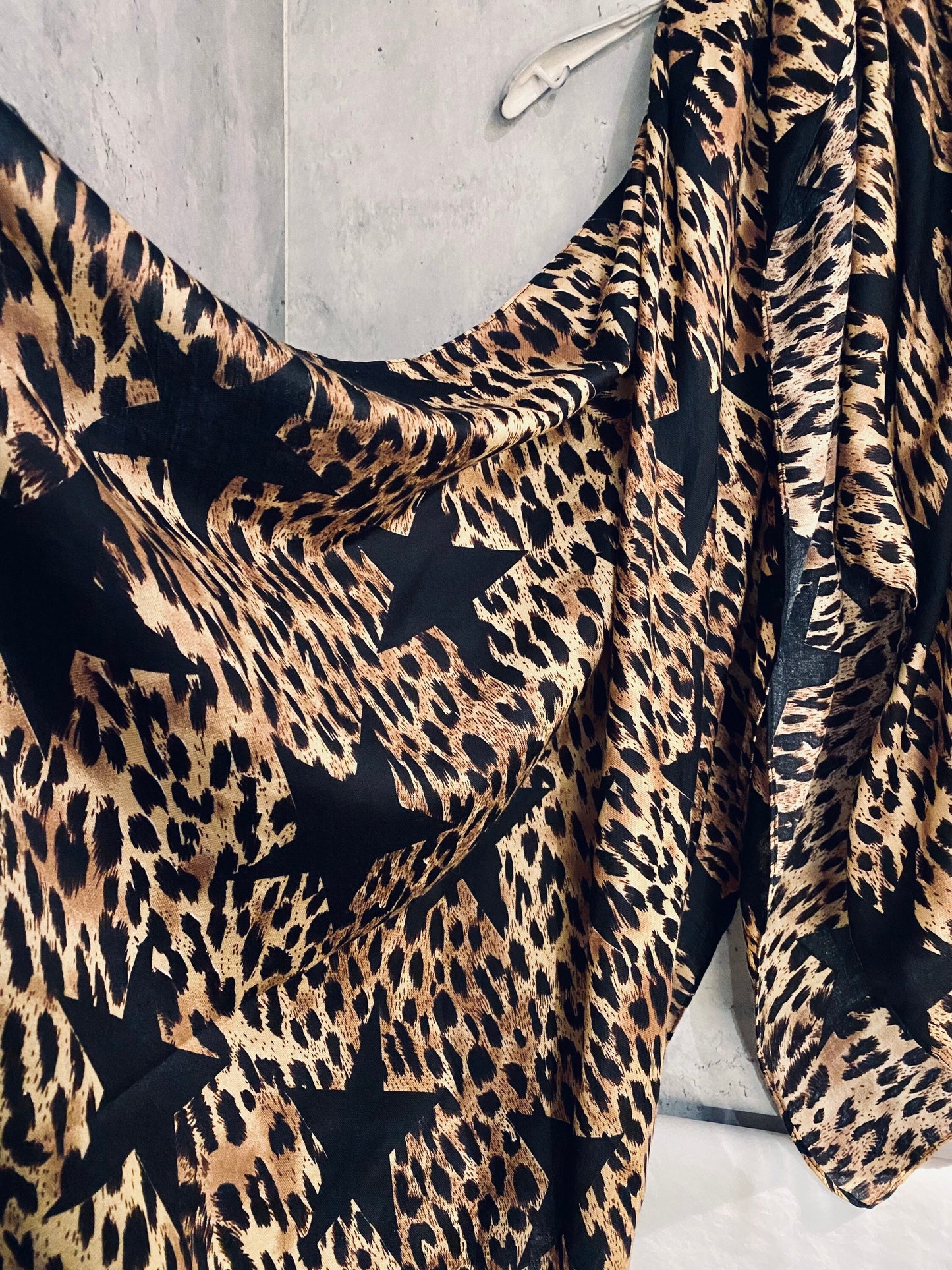 Leopard With Star Pattern Brown Cotton Scarf/Summer Autumn Scarf/Gifts For Mom/Gifts For Her Birthday Christmas/UK Seller/Scarf Women