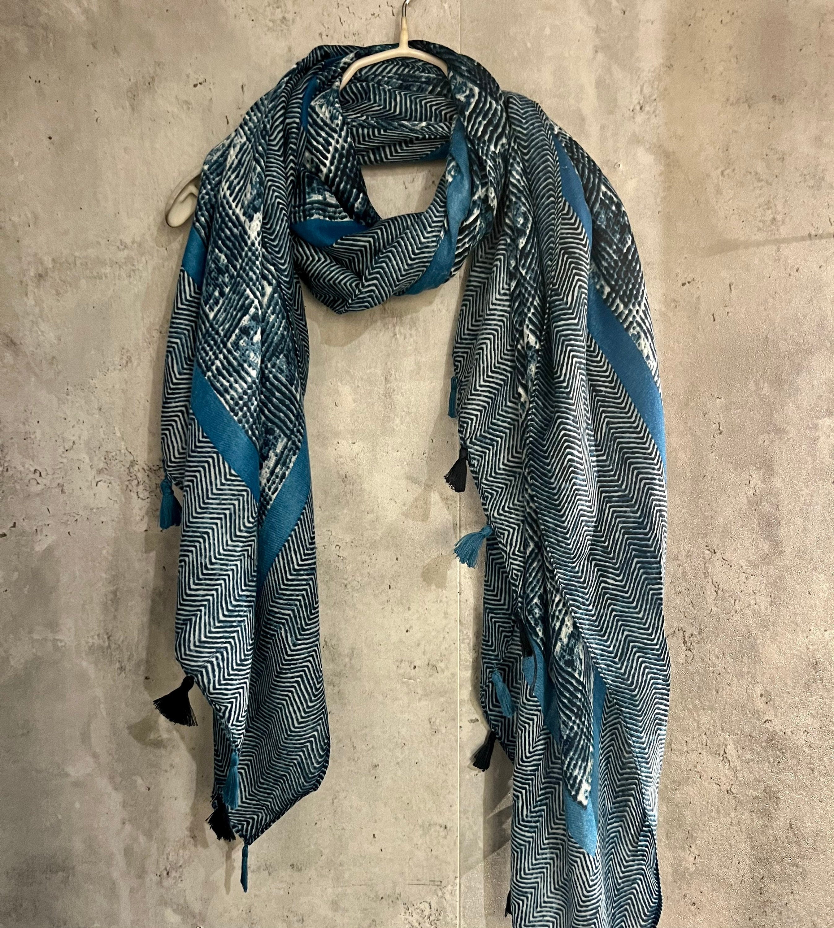 Tweed Pattern With Blue Trim Tassels Cotton Scarf