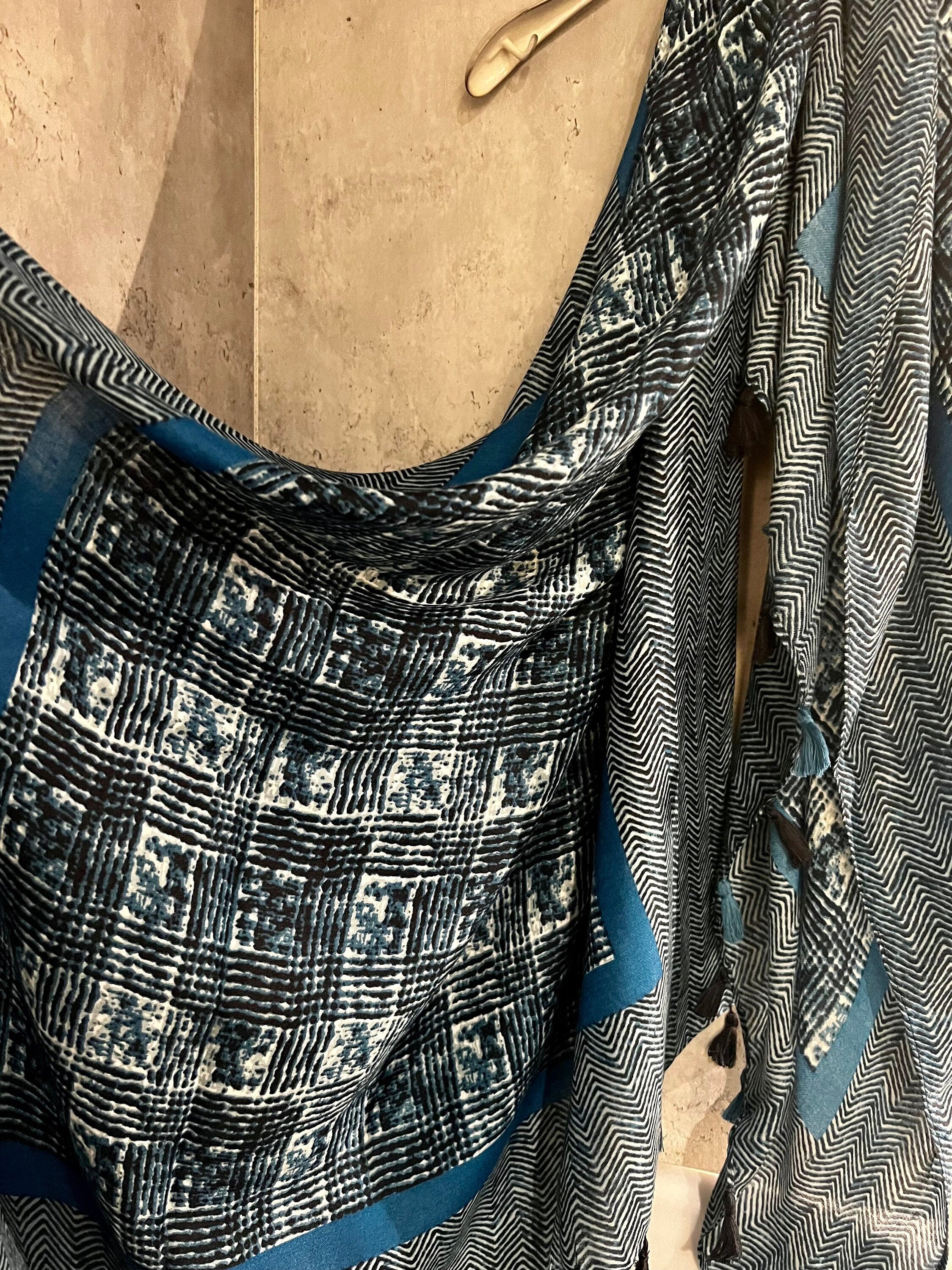 Tweed Pattern With Blue Trim Tassels Cotton Scarf