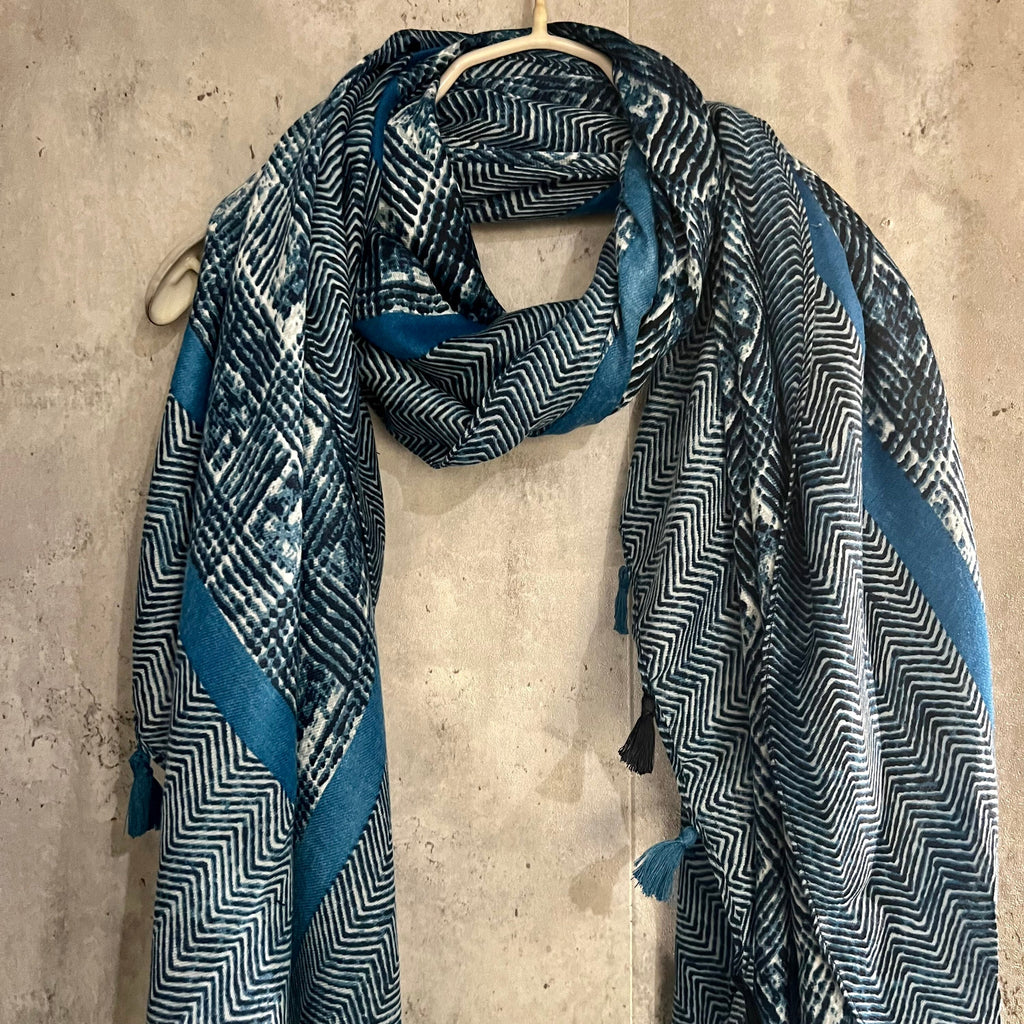 Tweed Pattern With Blue Trim Tassels Cotton Scarf