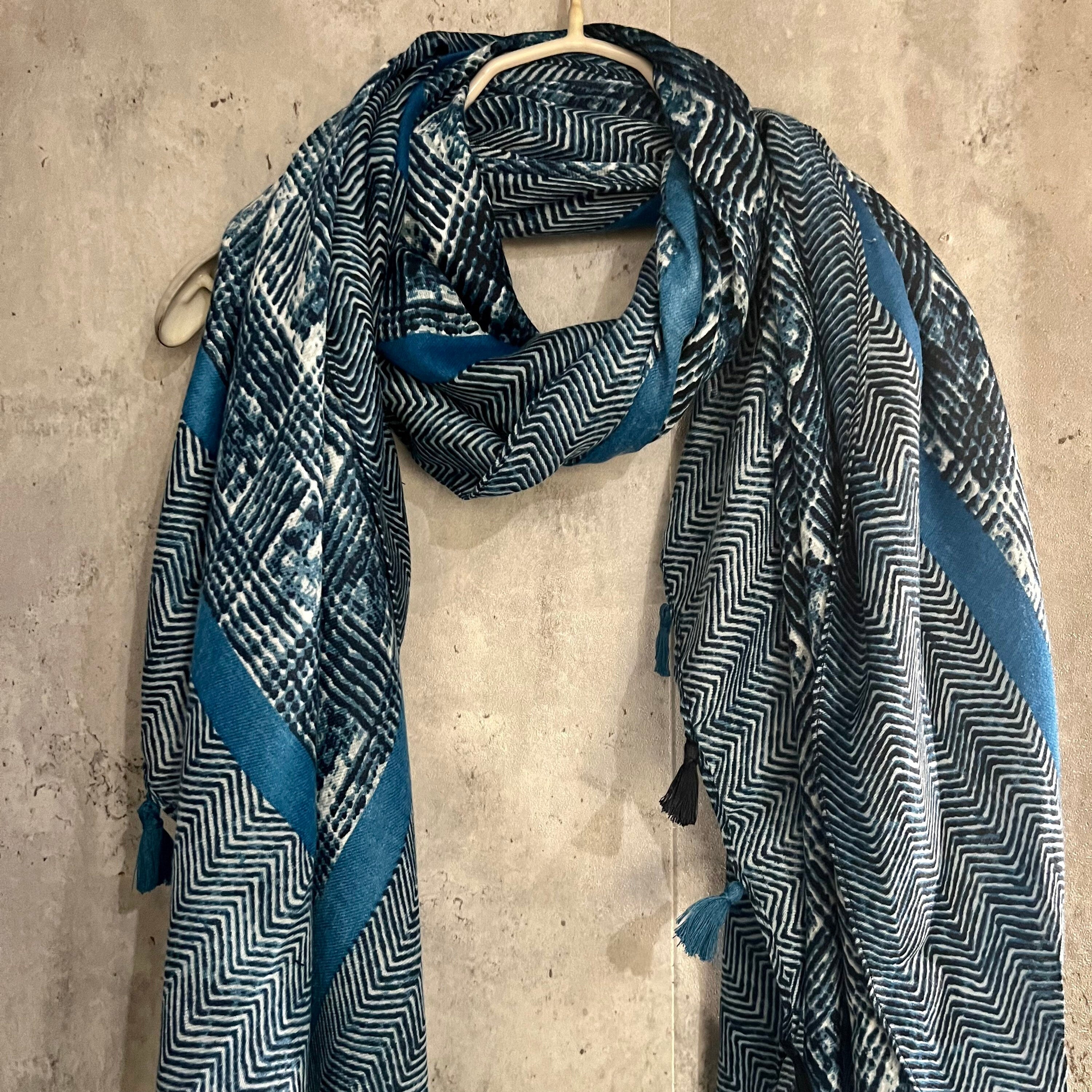 Tweed Pattern With Blue Trim Tassels Cotton Scarf