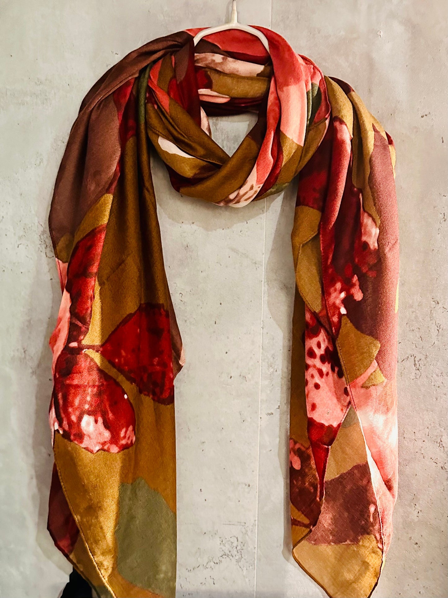 Brown Red Organic Cotton Scarf with Huge Flower and Leaf Design – An Eco-Friendly Gift for Mom, Perfect for Birthday and Christmas Celebrations