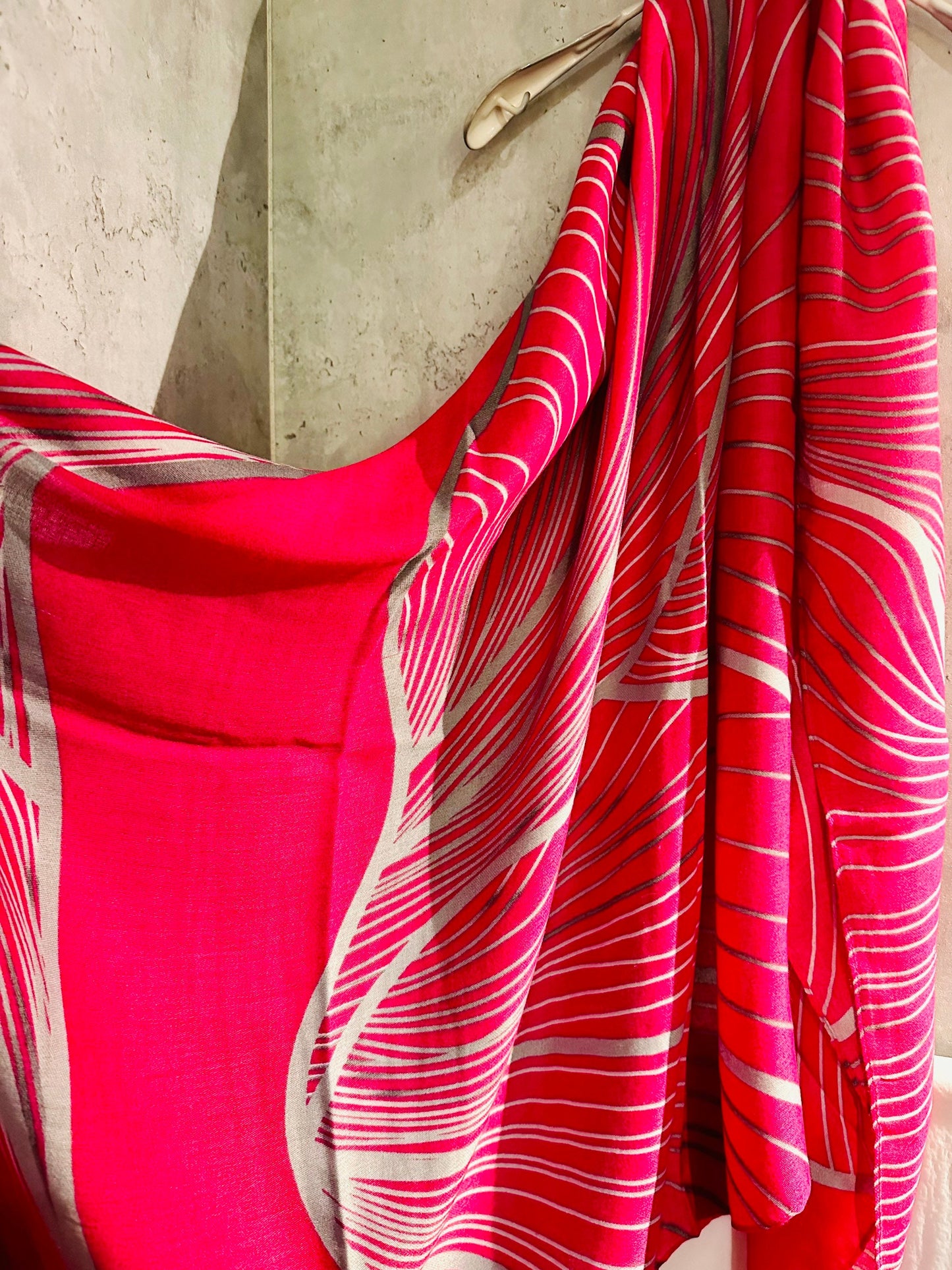 Pink Organic Cotton Scarf with Leaf Vein Pattern – An Eco-Friendly Gift for Mom, Perfect for Birthday and Christmas, from a UK Seller