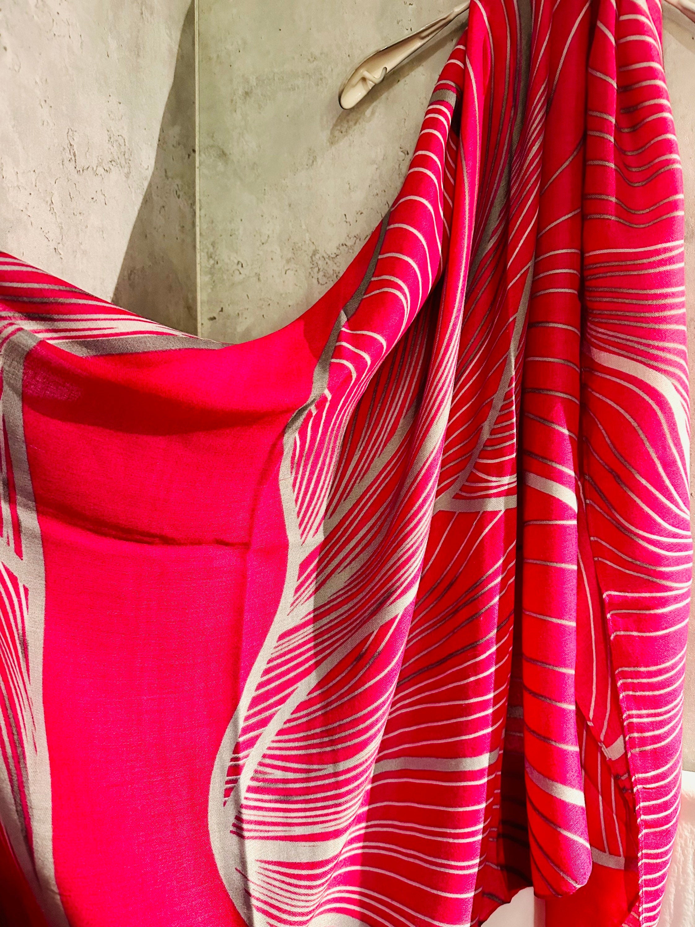 Pink Organic Cotton Scarf with Leaf Vein Pattern – An Eco-Friendly Gifts